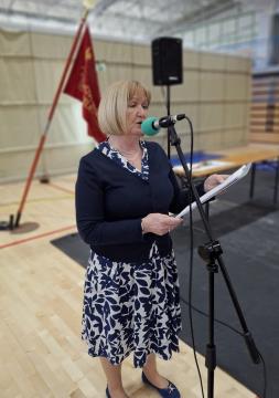 Poročilo o delu je predstavila predsednica  DU Cerklje Marta Hočevar